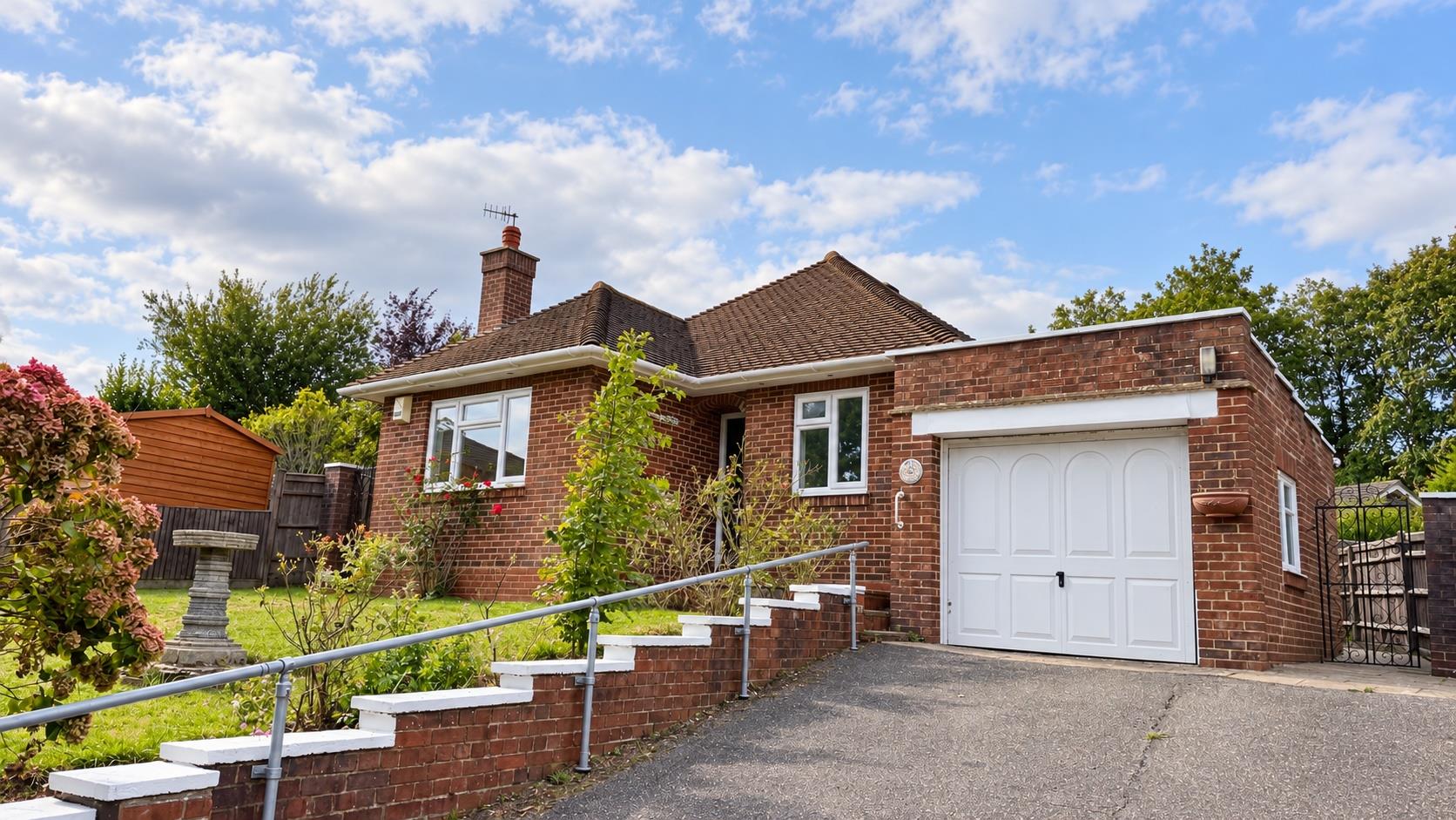 3 bed property in Old Roar Road, St. Leonards-On-Sea
